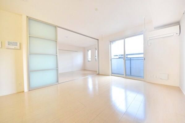 SHAMROCK HILLS の物件内観写真